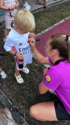 Die englische Frauen-Nationalmannschaft trainiert in Glattbrugg