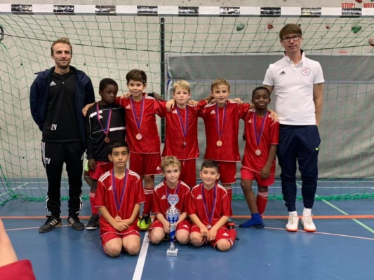 3. Rang unseren Fa Junioren bei ihrem ersten Hallenturnier
