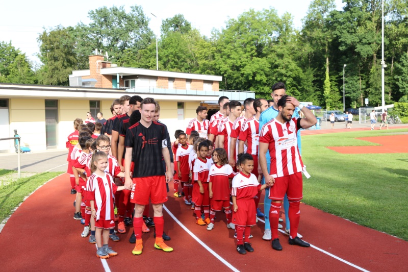 Eröffnungsspiel Platz 1